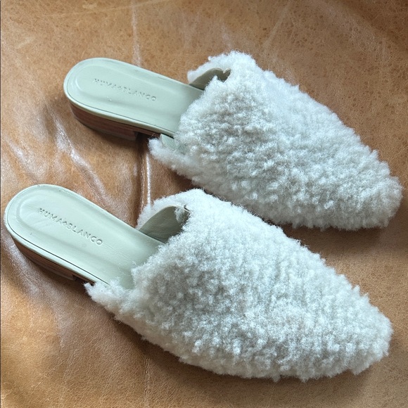 Huma Blanco Shoes - Huma Blanco Size 9 Sherling Mules